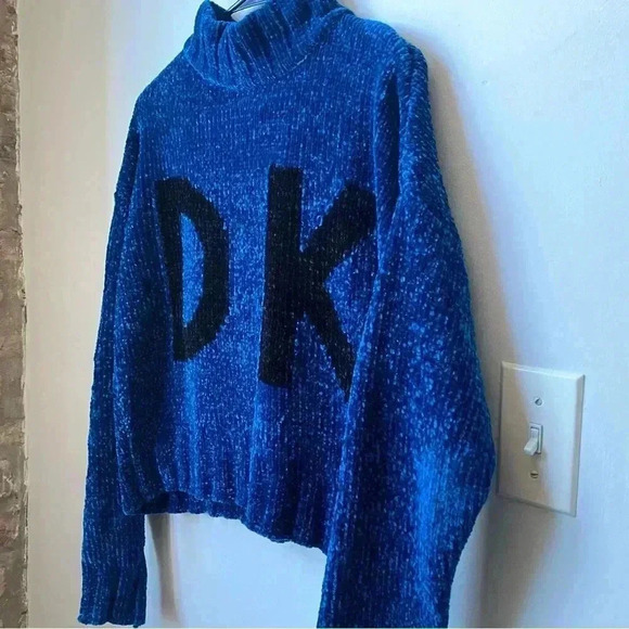 DKNY Chenille Sweater, XS (Fits Like S), Blue & Black, Cozy Christmas - Picture 3 of 12
